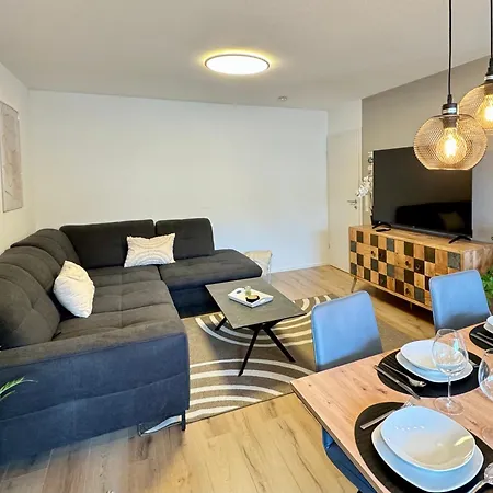 Apartment 3 Apartment, 90 Qm, Ruhig Und Zentrumsnah, Max 6 Pers, 15 Qm Balkon , Private Garage, Internet 1000 Mbit *