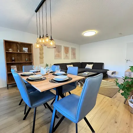 3 Apartment, 90 Qm, Ruhig Und Zentrumsnah, Max 6 Pers, 15 Qm Balkon , Private Garage, Internet 1000 Mbit