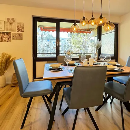 3 Apartment, 90 Qm, Ruhig Und Zentrumsnah, Max 6 Pers, 15 Qm Balkon , Private Garage, Internet 1000 Mbit Apartment *