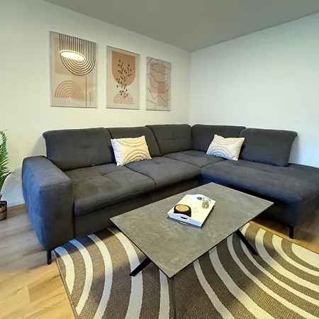 3 Apartment, 90 Qm, Ruhig Und Zentrumsnah, Max 6 Pers, 15 Qm Balkon , Private Garage, Internet 1000 Mbit *