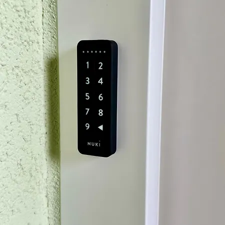 3 Apartment, 90 Qm, Ruhig Und Zentrumsnah, Max 6 Pers, 15 Qm Balkon , Private Garage, Internet 1000 Mbit