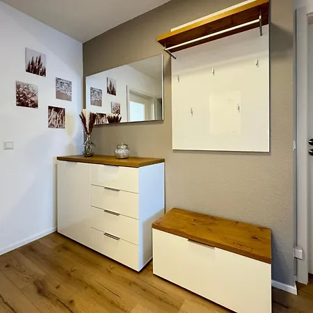3 Apartment, 90 Qm, Ruhig Und Zentrumsnah, Max 6 Pers, 15 Qm Balkon , Private Garage, Internet 1000 Mbit Apartment Sindelfingen