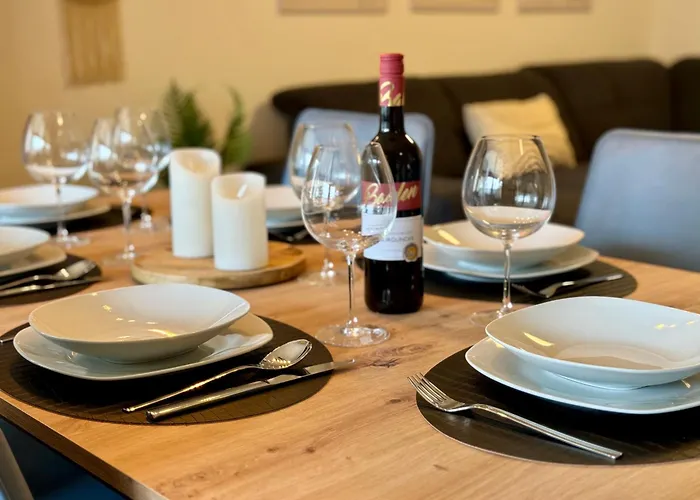 Apartamento 3 Apartment, 90 Qm, Ruhig Und Zentrumsnah, Max 6 Pers, 15 Qm Balkon , Private Garage, Internet 1000 Mbit