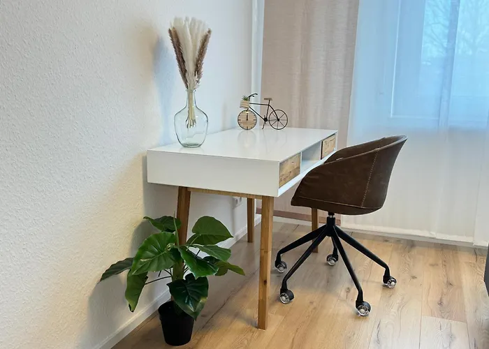 3 Apartment, 90 Qm, Ruhig Und Zentrumsnah, Max 6 Pers, 15 Qm Balkon , Private Garage, Internet 1000 Mbit Apartamento