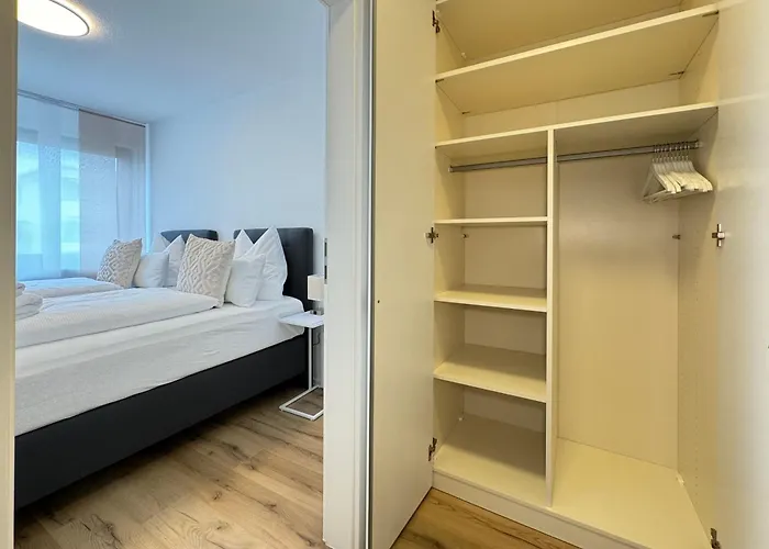 3 Apartment, 90 Qm, Ruhig Und Zentrumsnah, Max 6 Pers, 15 Qm Balkon , Private Garage, Internet 1000 Mbit * Sindelfingen